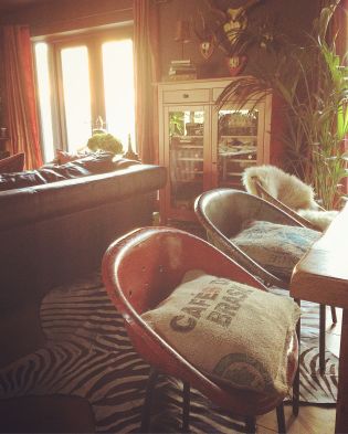 CUSTOMER FOCUS: MODERN INDUSTRIAL DINING AT HOME