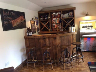 CUSTOMER FOCUS: RETRO HOME BAR DECOR