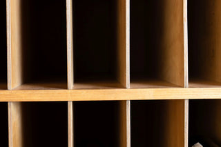 large-shelves-close-up