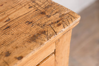 close-up-of-pine-top