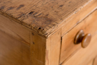 close-up-of-pine-top