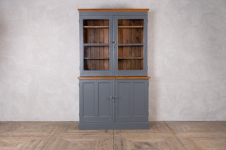 oak-farmhouse-style-kitchen-cupboard