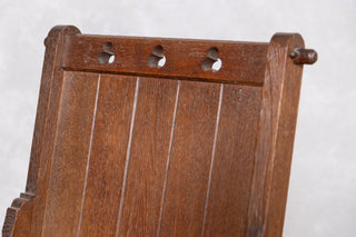 20th-century-gothic-style-hall-chair-03913