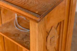 solid-english-oak-lectern-stand-detail