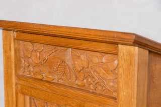 solid-english-oak-lectern-stand-detail