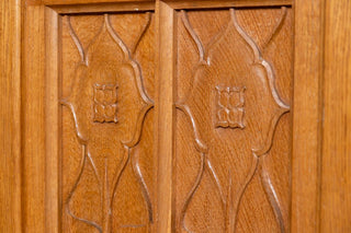 solid-english-oak-lectern-stand-detail