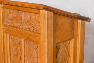 solid-english-oak-lectern-stand-detail