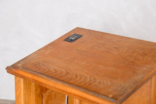 solid-english-oak-lectern-stand-top