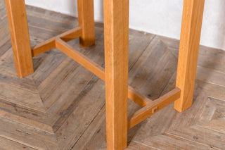 collectors-display-cabinet-leg