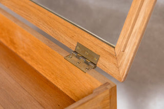 collectors-display-cabinet-hinge