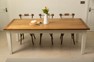 country-farmhouse-table-lifestyle