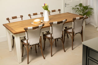 country-farmhouse-table-lifestyle