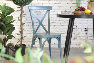 vienna-outdoor-chair-lifestyle