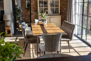 admiral-chairs-around-table