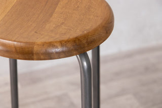 oak-top-gunmetal-frame