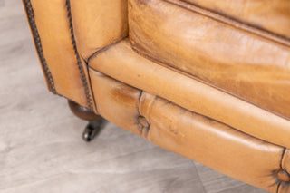 chesterfield-sofa-tan-base