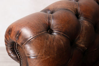 chesterfield-sofa-brown-arm