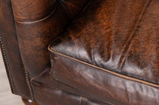 chesterfield-sofa-brown-seat