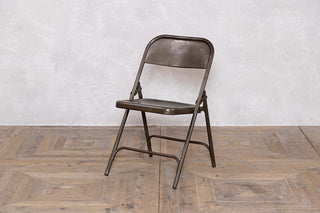 vintage-metal-folding-chair