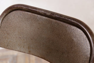 vintage-metal-folding-chair-backrest