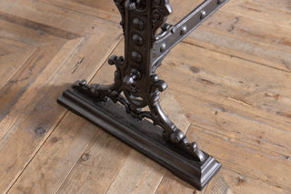 Wooden Bar and Pub Tables with Classic Designs