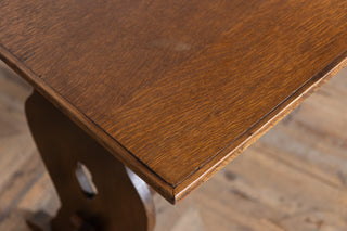 Wooden Bar and Pub Tables with Classic Designs