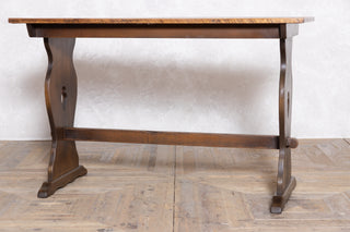 Wooden Bar and Pub Tables with Classic Designs