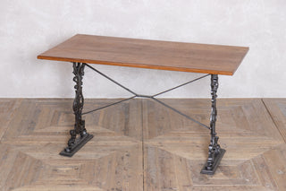 Wooden Bar and Pub Tables with Classic Designs