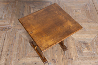 Wooden Bar and Pub Tables with Classic Designs