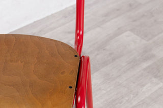 wooden-seat-red-frame