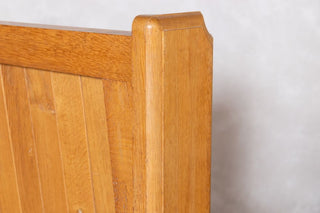 solid-english-oak-church-pew-close-up