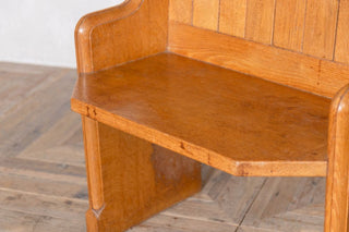 solid-english-oak-church-pew-close-up