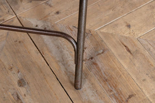 vintage-metal-stacking-chair-leg