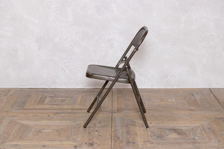 vintage-metal-folding-chairs-side