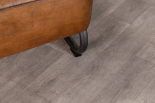 shard-leather-armchair-foot