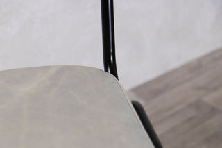 concrete-bar-stool-seat