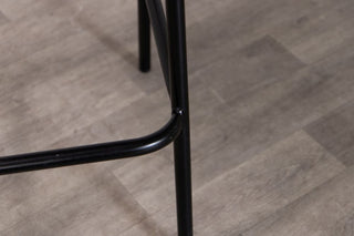 concrete-bar-stool-leg