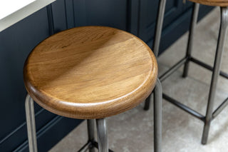 oak-top-stool