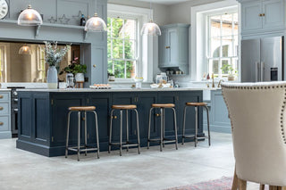 cambridge-stool-oak-top-lifestyle