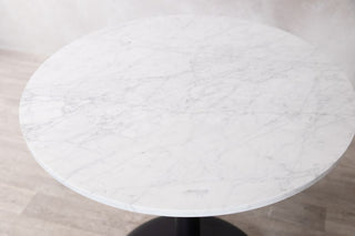 round-cafe-table