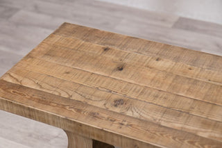 castle-dining-bench-top-close-up