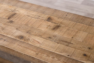 castle-dining-bench-top-close-up