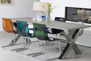 table-with-copenhagen-chairs