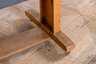 chalkboard-base-close-up 