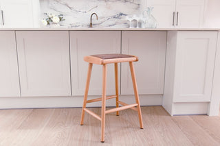 chameleon-stool-lifestyle-brown