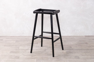 chameleon-stool-black-frame