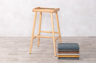 chameleon-bar-stool-with-pads