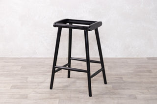 chameleon-stool-black-frame