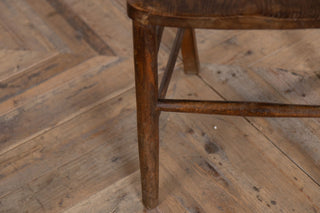farmhouse-chair-leg-close-up