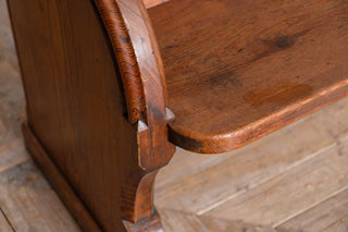 victorian-pitch-pine-church-pew-close-up-seat